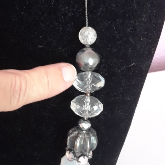 NY& Co. bead necklace - Picture 4 of 8